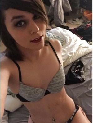 Спортзалдағы қыздардың порно видеосы Спортзалдағы қыздардың порно видеосы